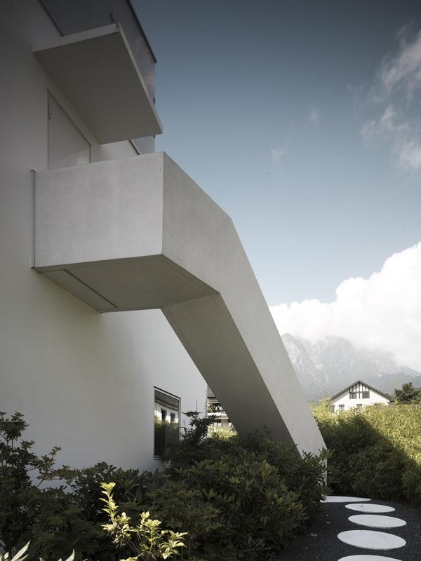 escalier béton extérieur - o-house par Philippe Stuebi - Lucerne, Suisse