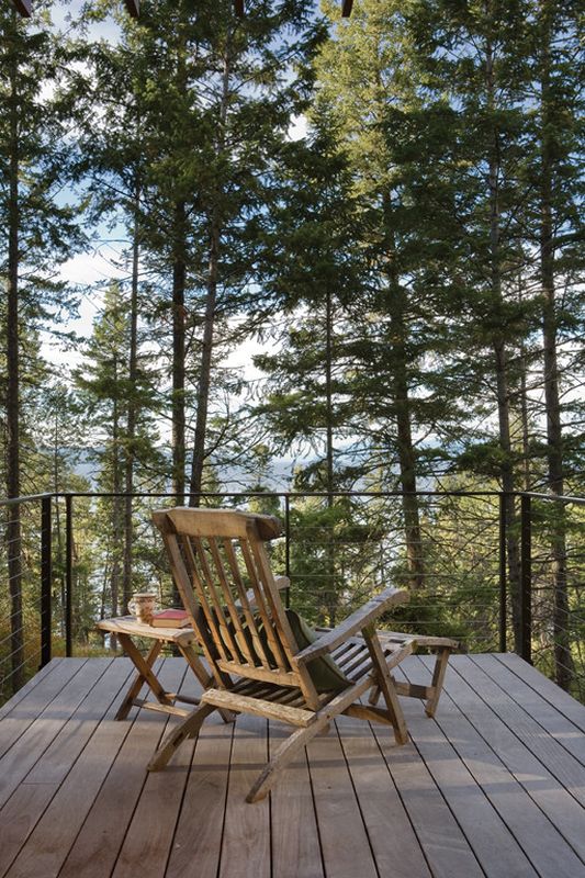terrasse bois balcon - Cabin-Flathead-Lake par Anderson Wise Architects - Montana, USA