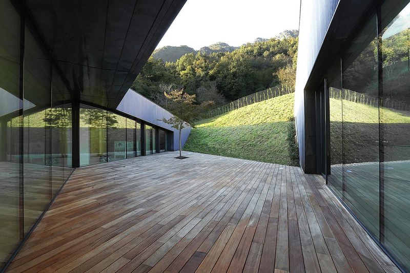 terrasse intérieure - Alps Villa par Camillo Botticini Architect - Brescia, Italie