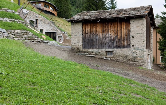 villa vals mountain courtyard - seach et CMA - entrée côté