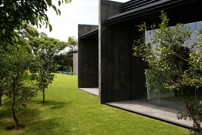 jardin entrée - casa-altamira par Joan Puigcorbé - Ciudadd Colon, Costa Rica