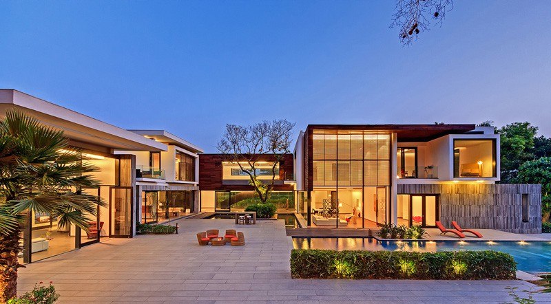 vue d'ensemble illuminée - Three Trees House par DADA & Partners - New Delhi, Inde