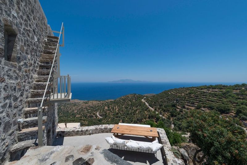 vue panoramique terrasse - Sterna Nisyros par Giorgos Tsironis - Nisyros en Grèce