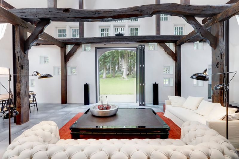 salon & vue entrée - German-Country-House par Reichel Architectes - Allemagne