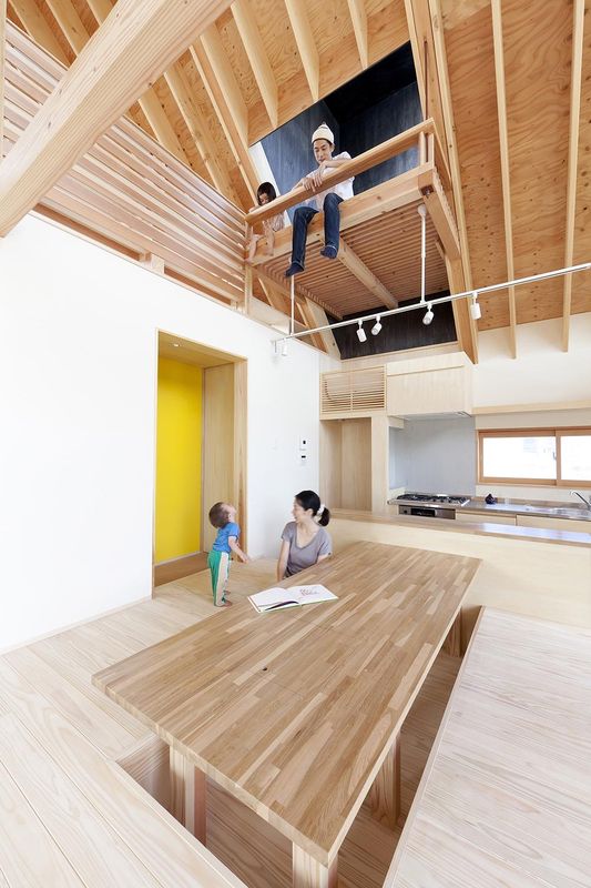 salle séjour & cuisine - Gabled-Roof par Tailored Design Lab - Kawagoe, Japon