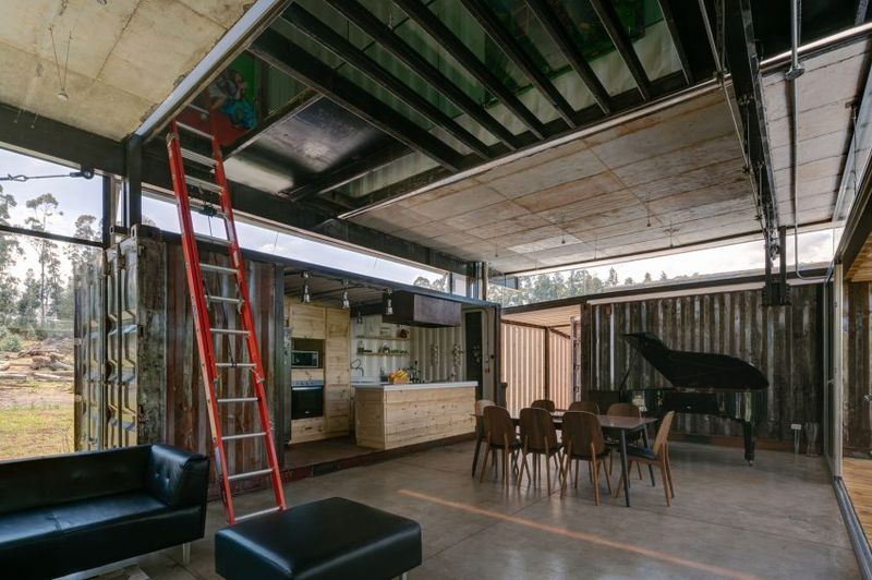 salon-salle-sejour-rdp-house-par-daniel-moreno-flores-pichincha-equateur